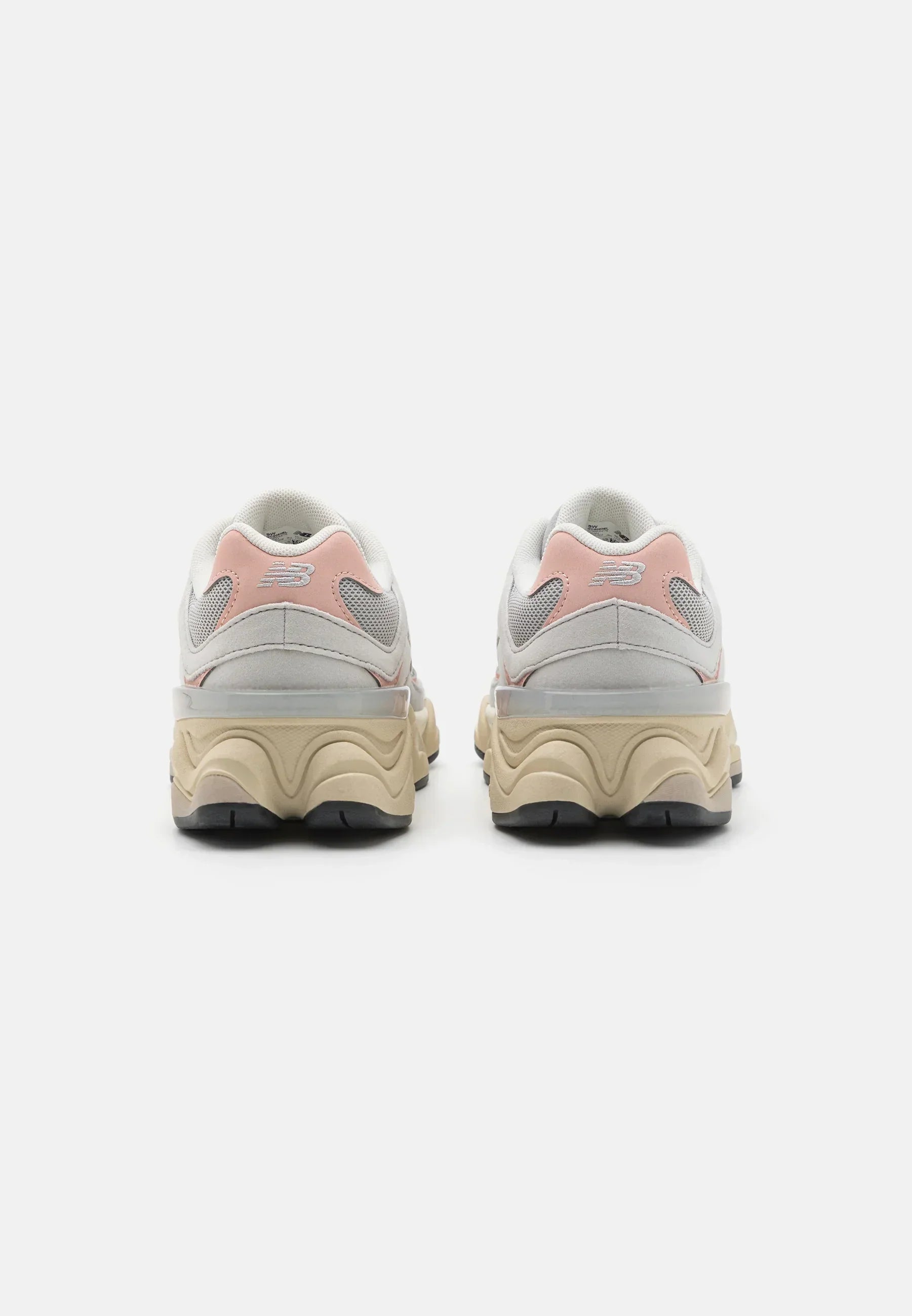New Balance 9060 Gris Et Rose