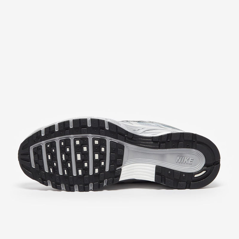 Nike P6000 Sommet Et Gris Loup