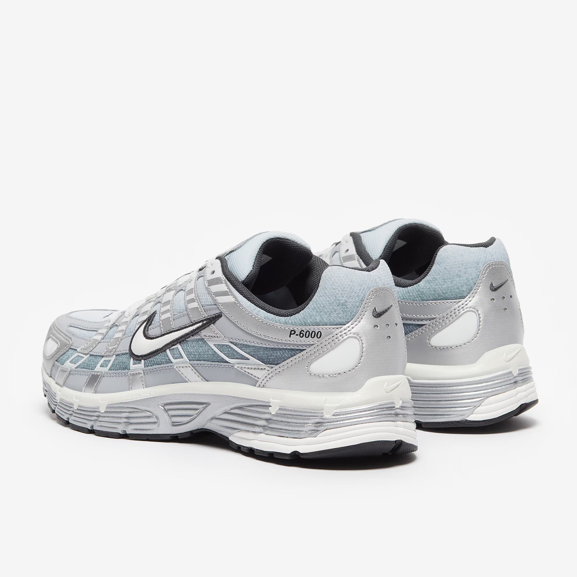 Nike P6000 Sommet Et Gris Loup