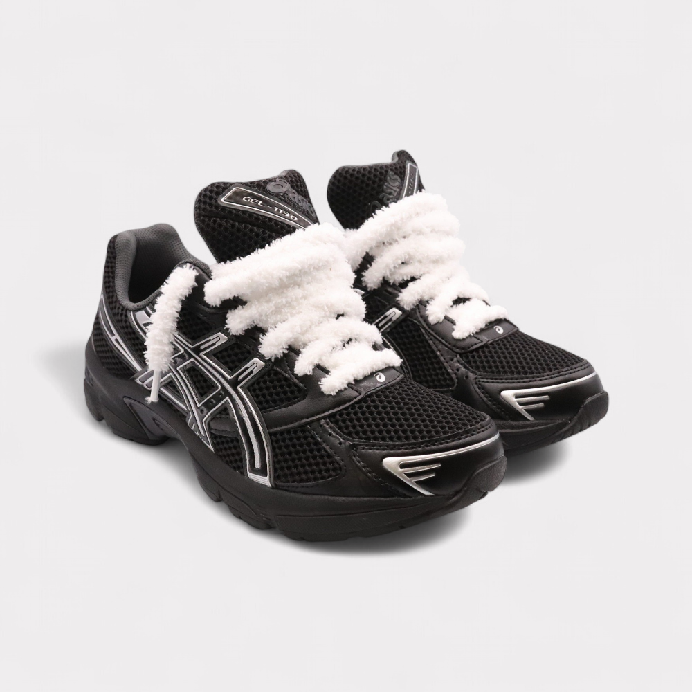 GEL-1130 Black Pure Silver - Fluffy Laces White