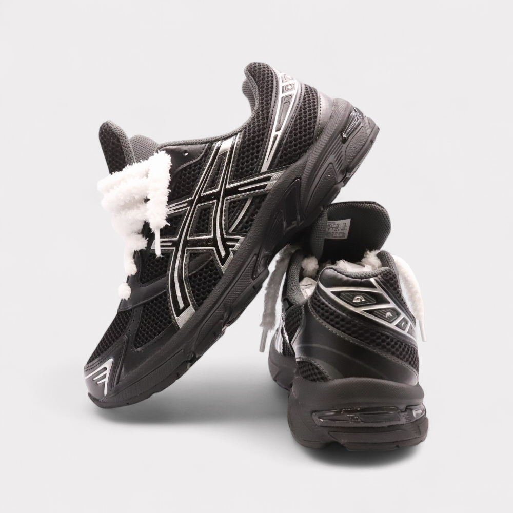 GEL-1130 Black Pure Silver - Fluffy Laces White
