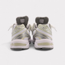 GEL-1130 Dried Leaf Green - Fluffy Laces White