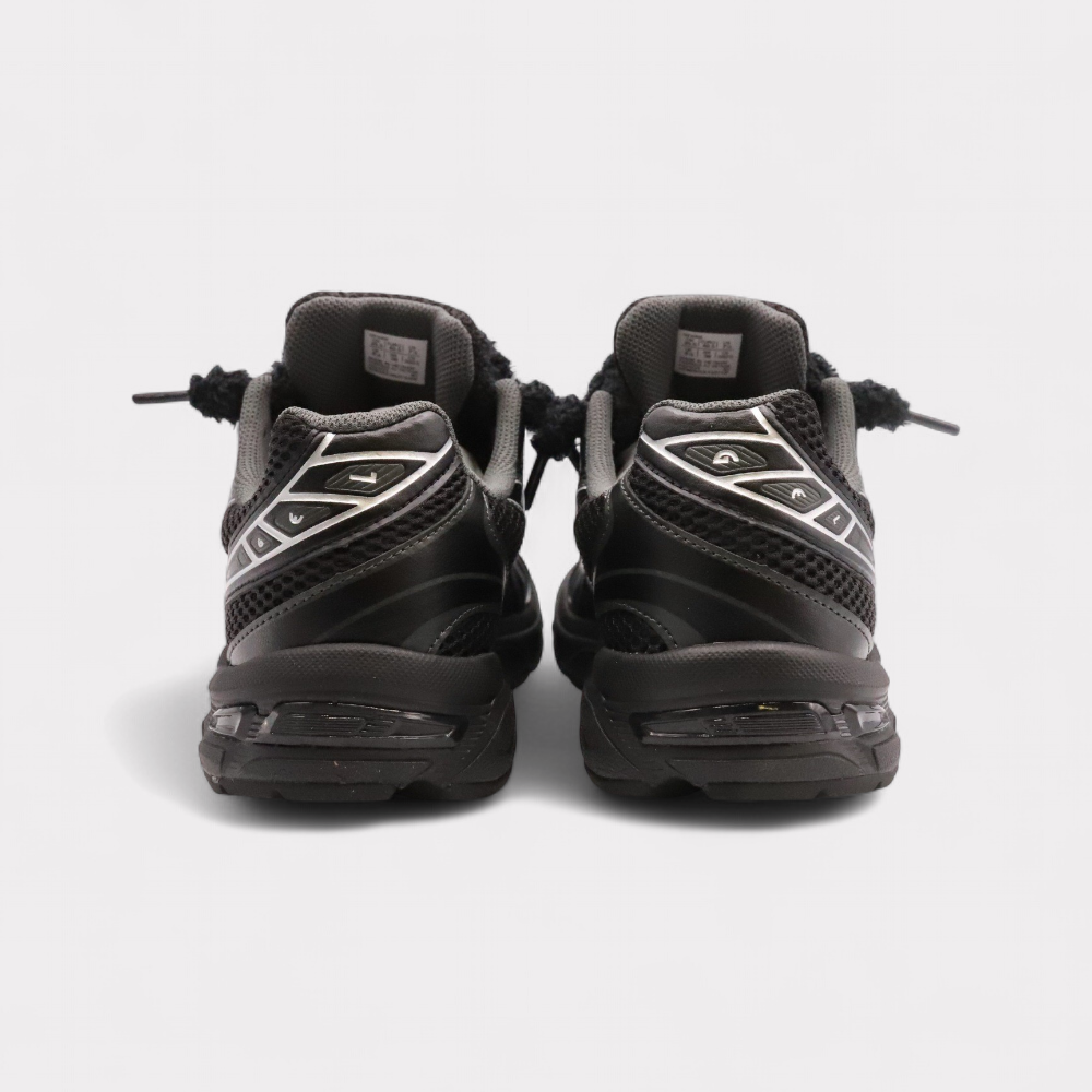 GEL-1130 Black Pure Silver - Fluffy Laces Black