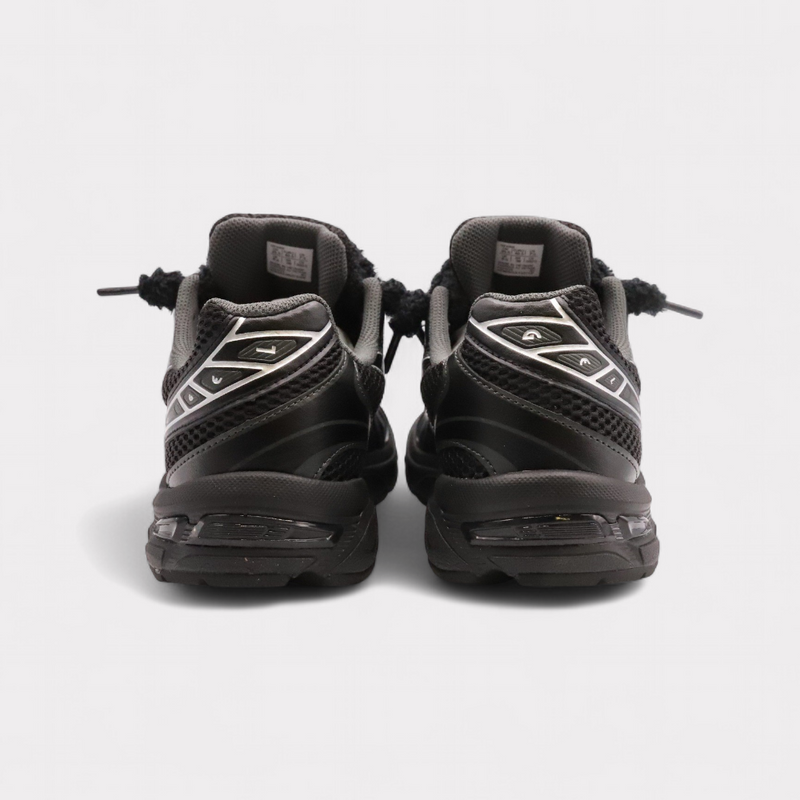 GEL-1130 Black Pure Silver - Fluffy Laces Black