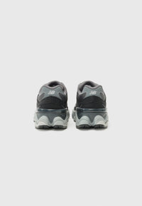 New Balance 9060 Gris Léger