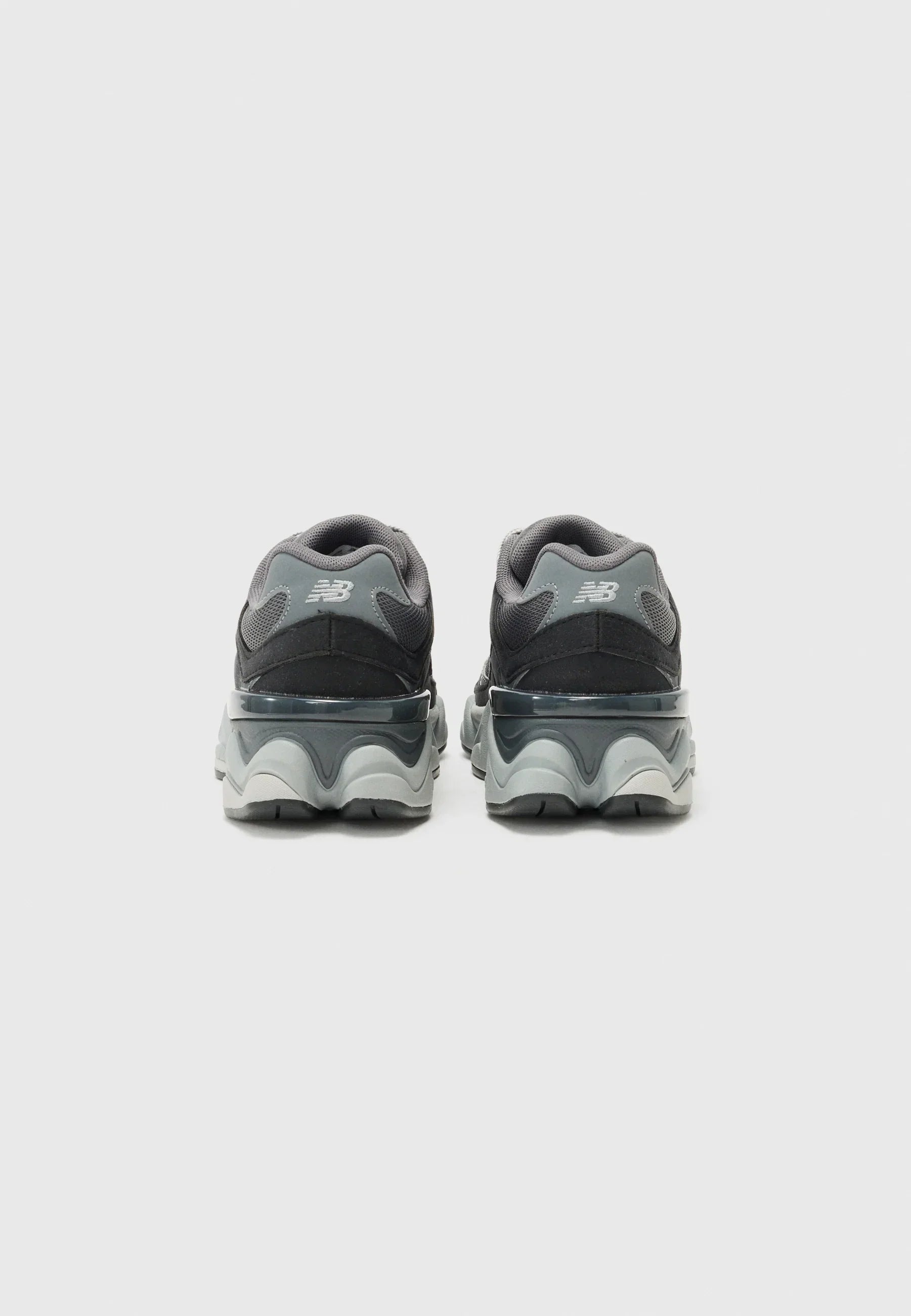 New Balance 9060 Gris Léger