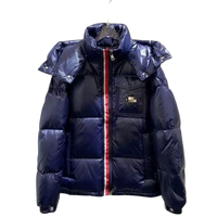 Doudoune Moncler courte à capuche Montbeliard