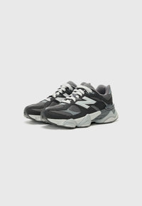 New Balance 9060 Gris Léger