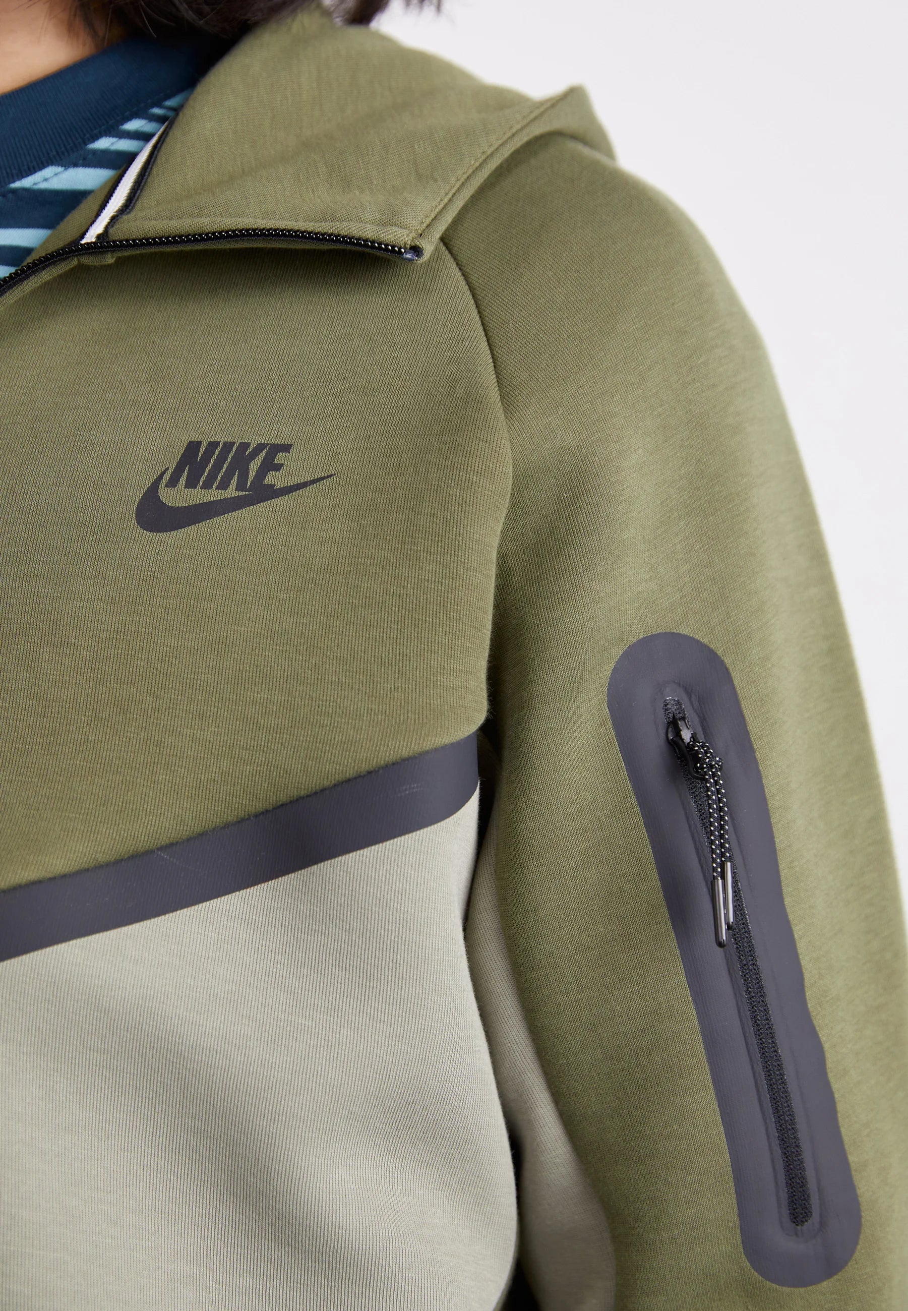 Nike Tech Fleece Zippé Noir Et Vert