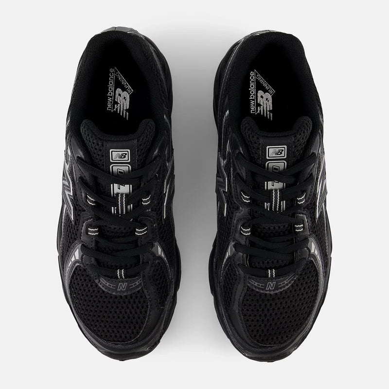New Balance 740 Noir
